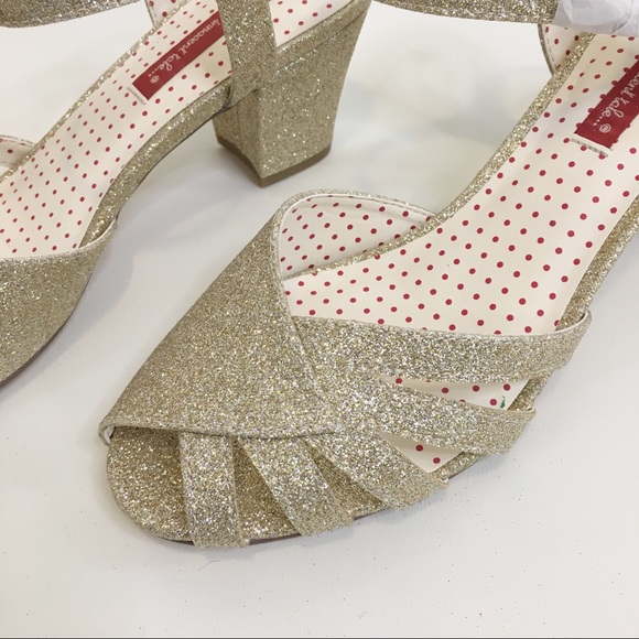 B.A.I.T. Gold glitter heels, NIB - Picture 4 of 5